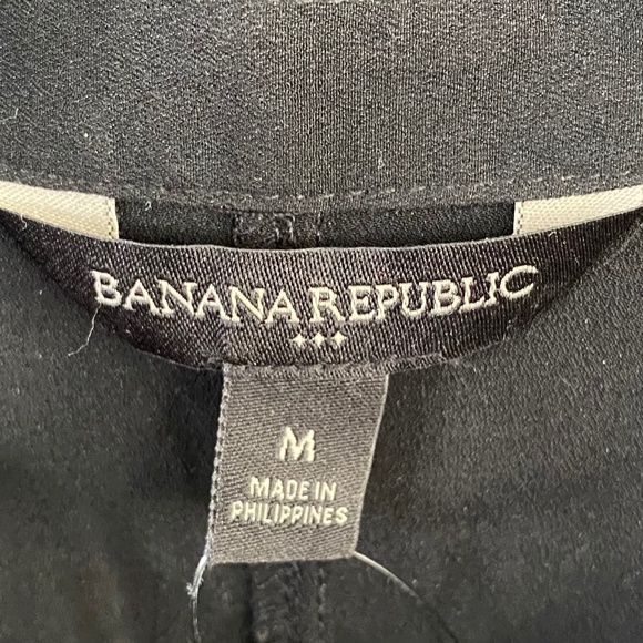 Banana Republic Sleeveless Black Blouse (M) - Picture 2 of 5